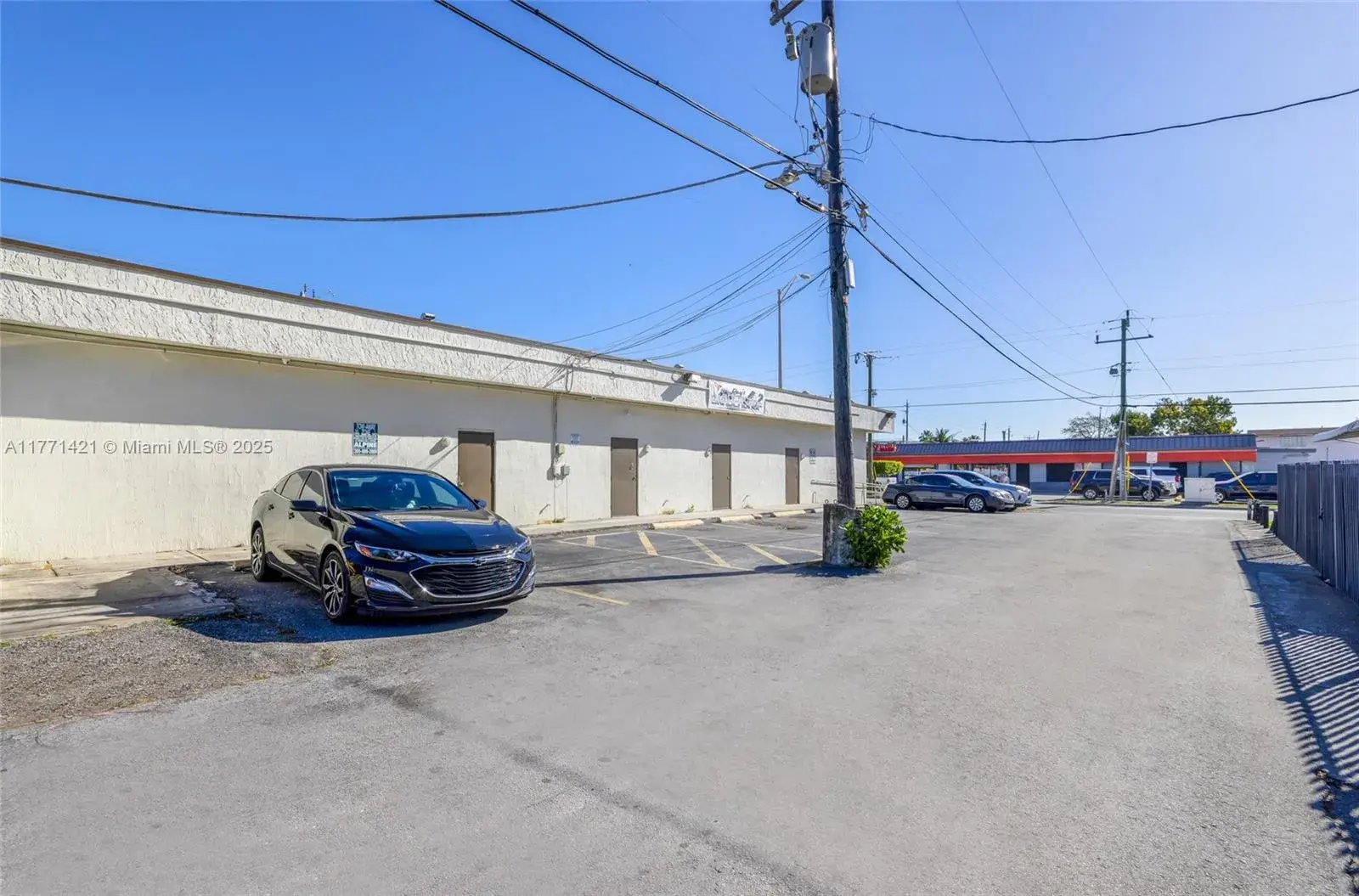 820 SE 8th St, Hialeah FL 33010