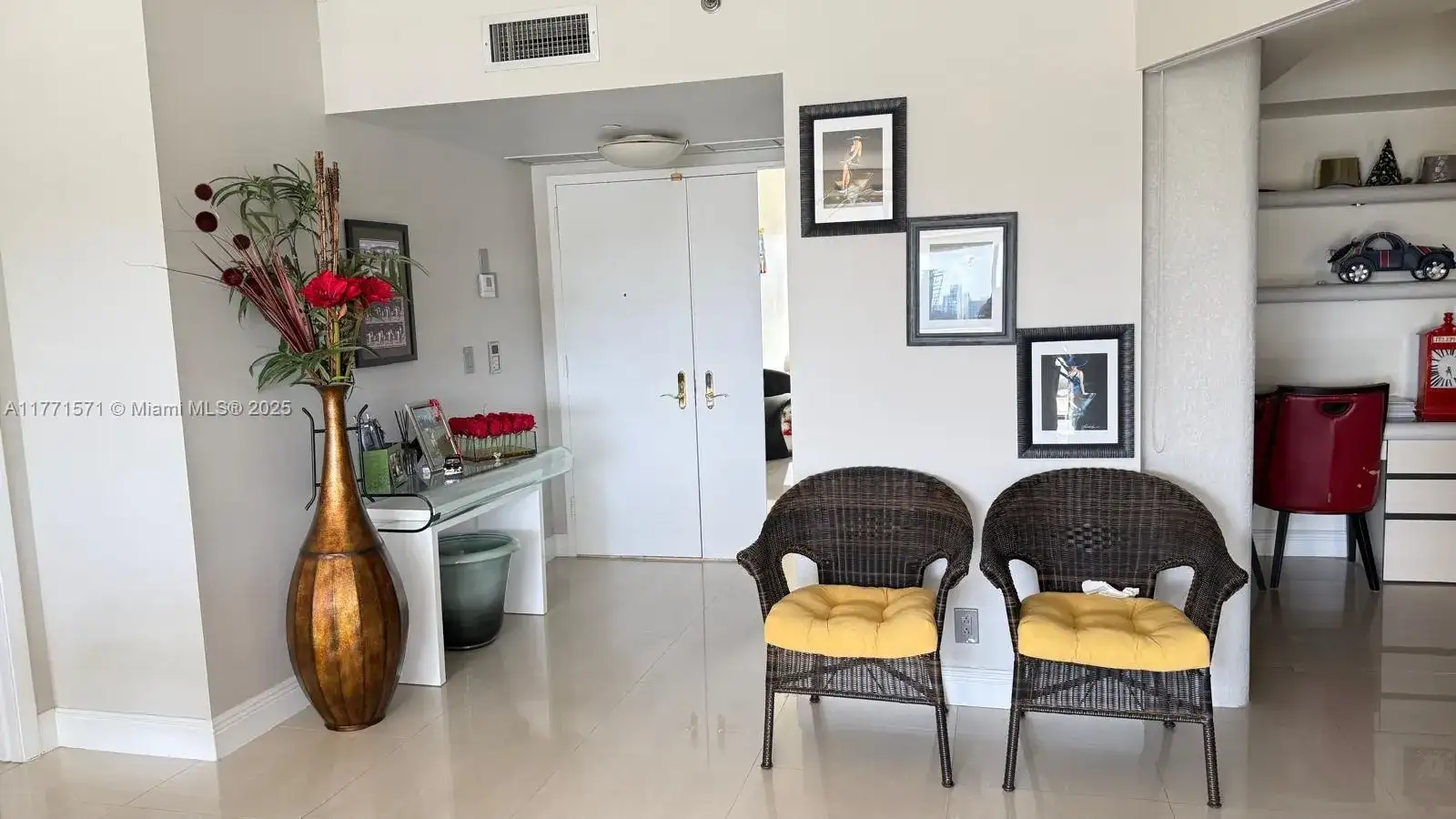 20281 E Country Club Dr # 809, Aventura FL 33180 photo 3