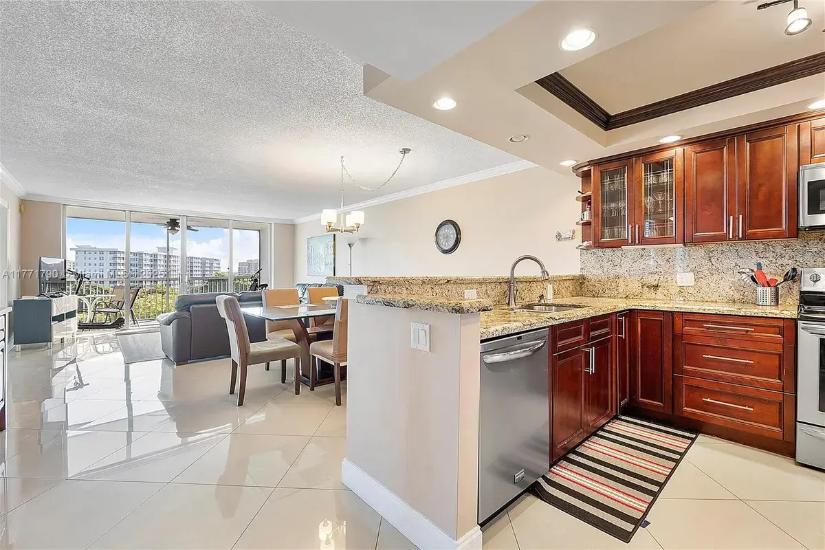 2940 N Course Dr # 712, Pompano Beach FL 33069