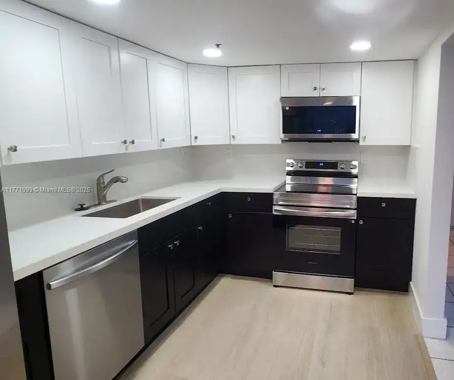 17890 W Dixie Hwy 318 Hwy # 3, North Miami Beach FL 33160 photo 2