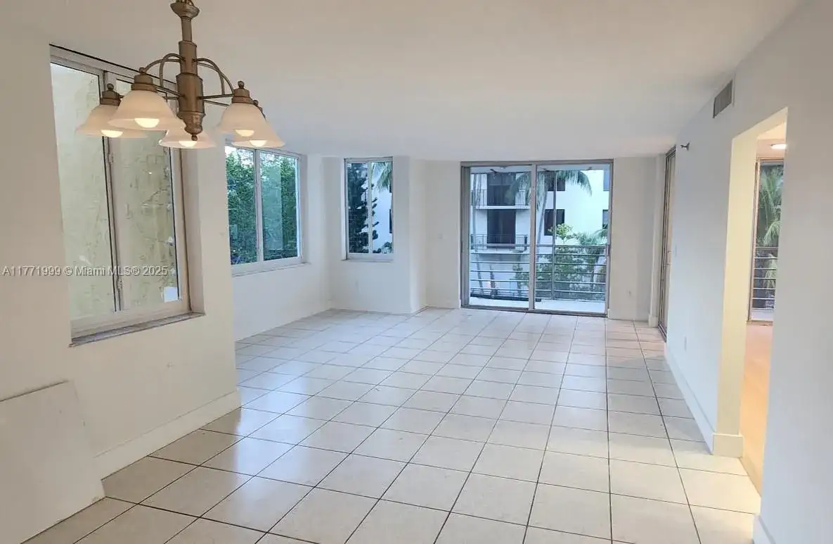 17890 W Dixie Hwy 318 Hwy # 3, North Miami Beach FL 33160 photo 3