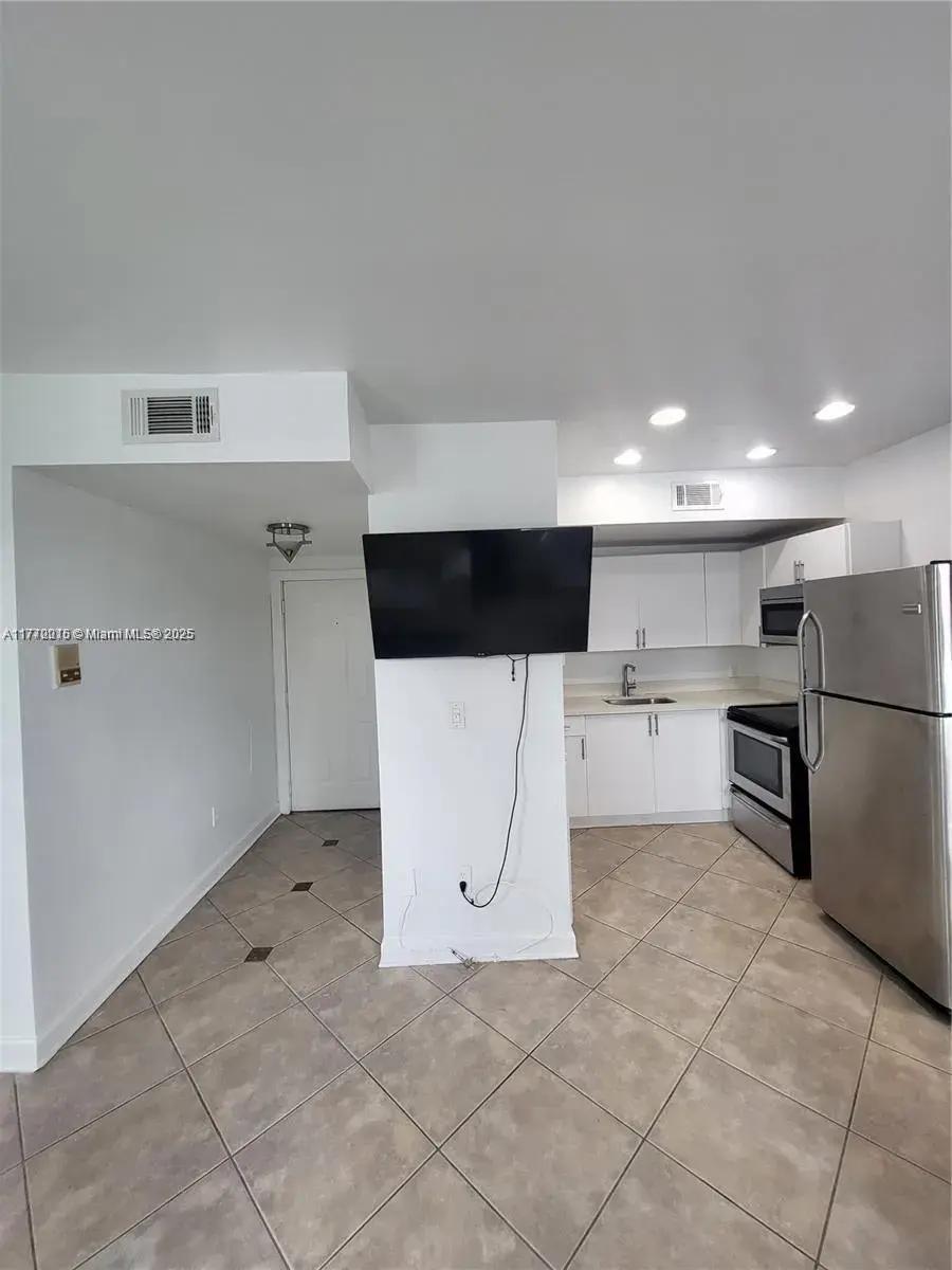 1008 Jefferson Ave # 303, Miami Beach FL 33139