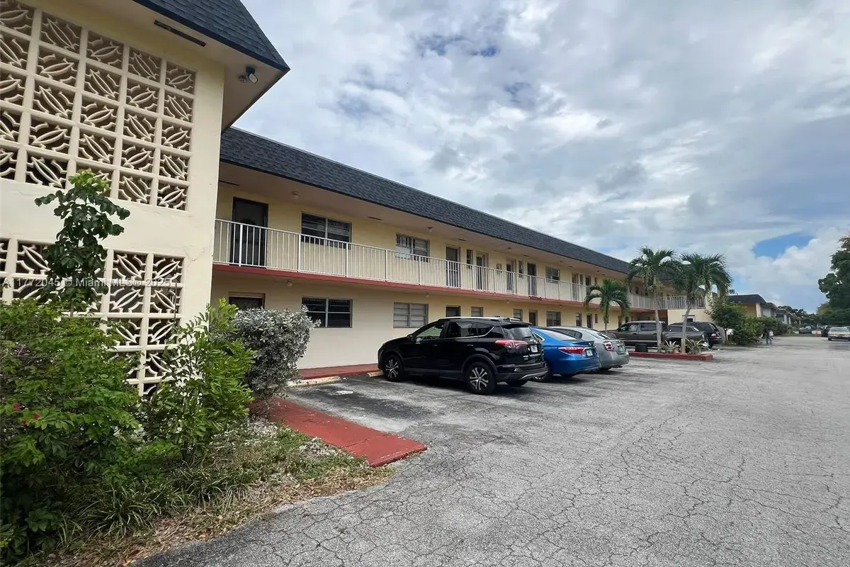 19305 NE 2nd Ave # 2302, Miami FL 33179