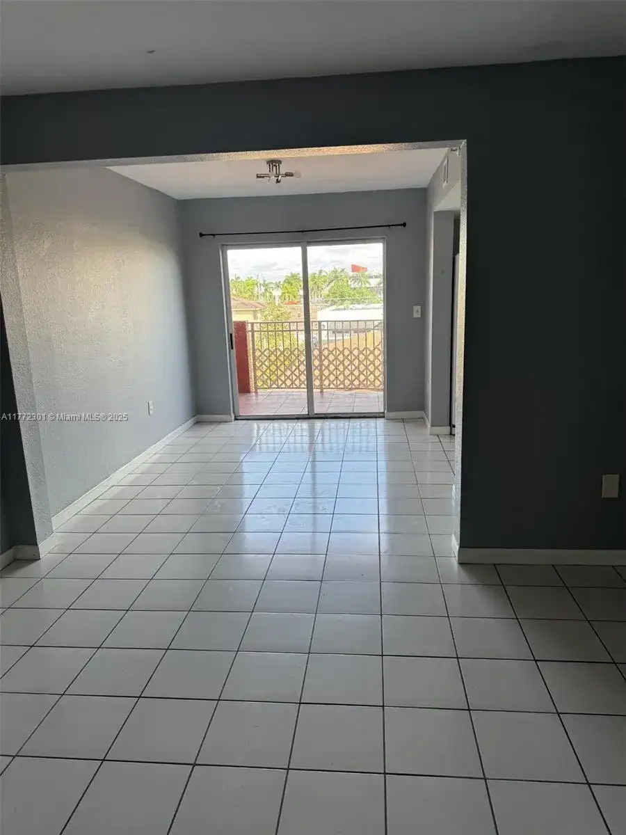 21 E 3rd St # 405, Hialeah FL 33010 photo 2