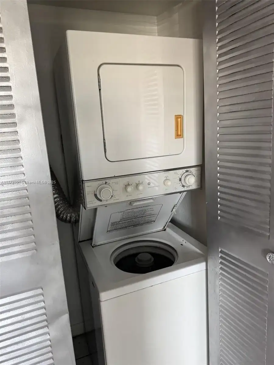 21 E 3rd St # 405, Hialeah FL 33010 photo 3