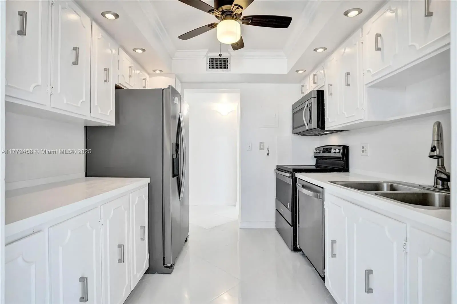 3113 S Ocean Dr # 410, Hallandale Beach FL 33009
