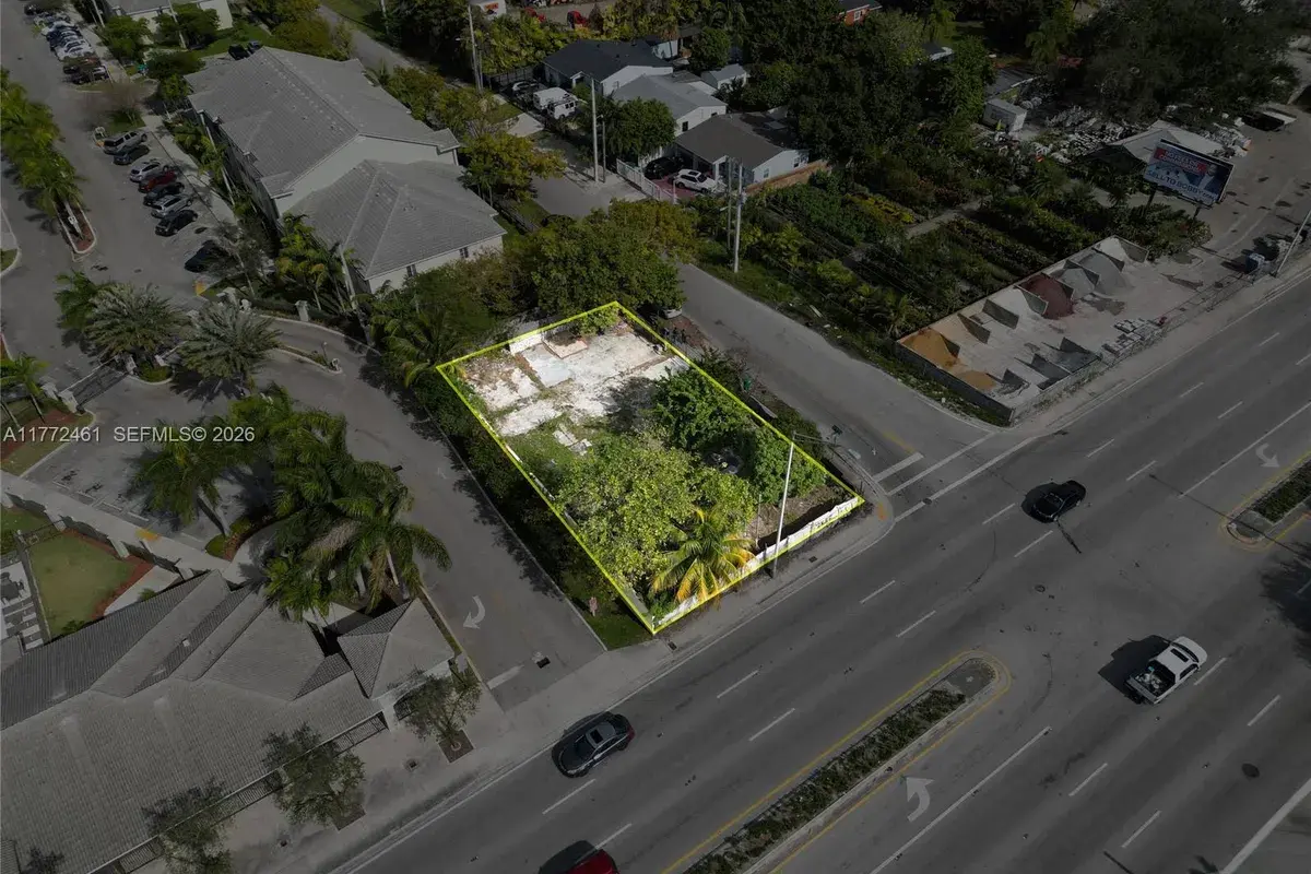 1905 NW 79th St, Miami FL 33147