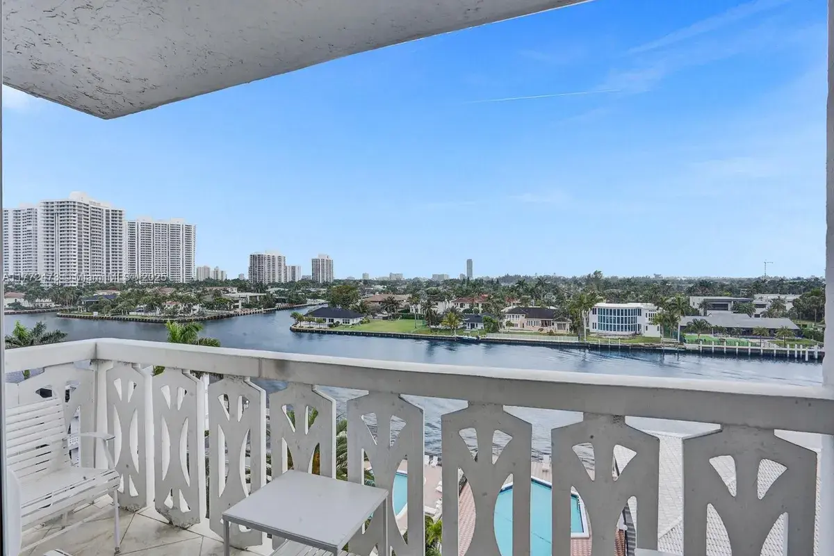 3113 S Ocean Dr # 710, Hallandale Beach FL 33009