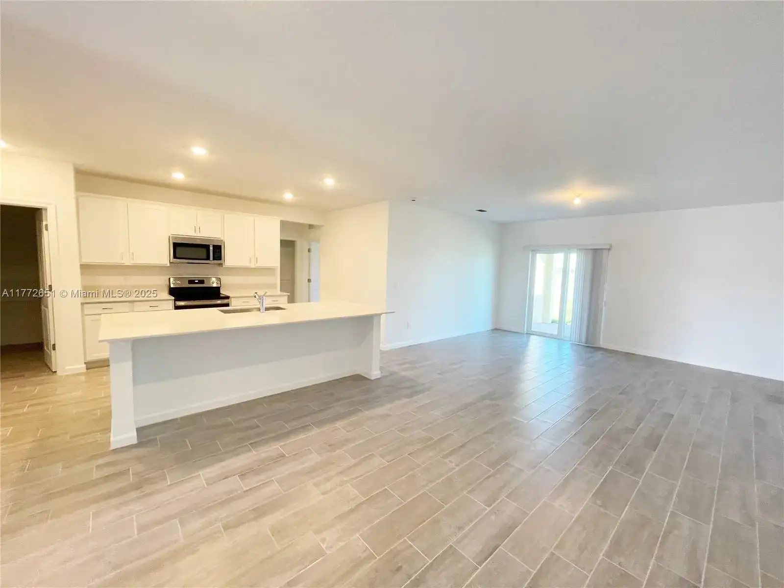 964 Bent Creek Dr, Fort Pierce FL 34947 photo 2