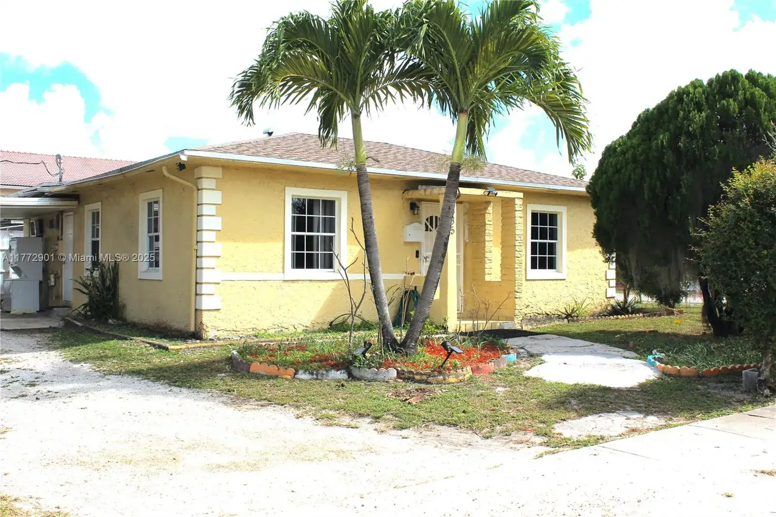 685 SE 9th Ave, Hialeah FL 33010 photo 2