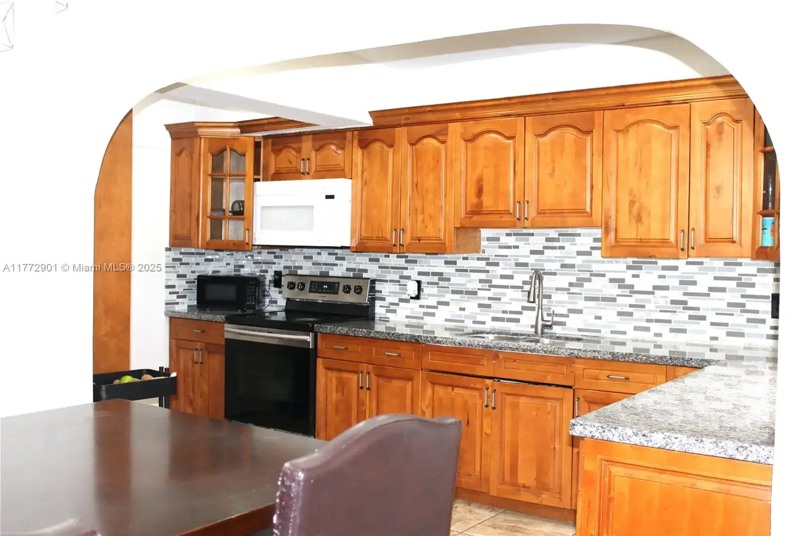 685 SE 9th Ave, Hialeah FL 33010 photo 4