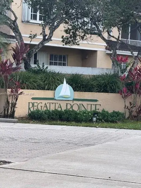 14621 Balgowan Rd # 3, Miami Lakes FL 33016 photo 2