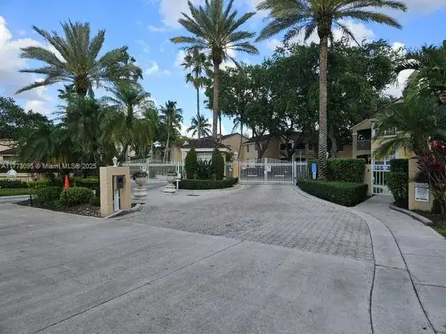 14621 Balgowan Rd # 3, Miami Lakes FL 33016 photo 3