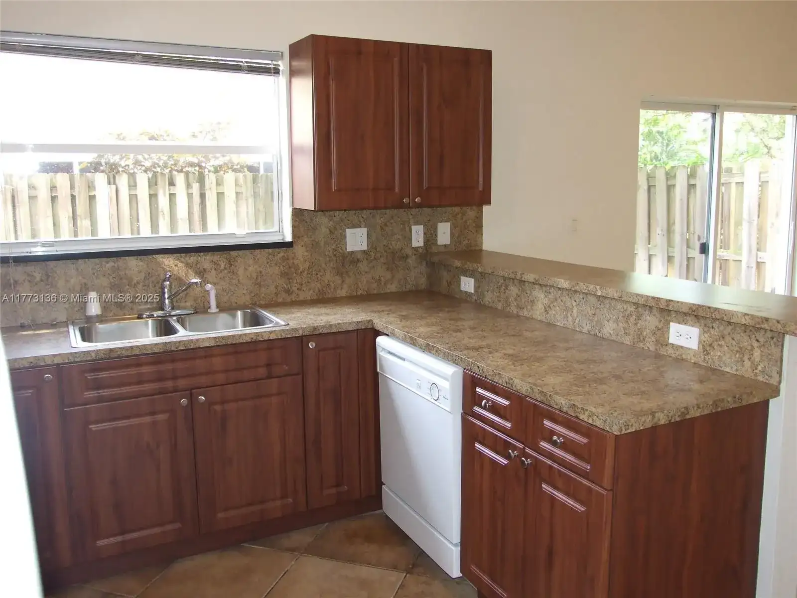 14082 SW 50th Ct, Miramar FL 33027 photo 3