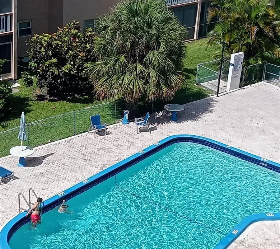 319 NE 14th Ave # 604, Hallandale Beach FL 33009