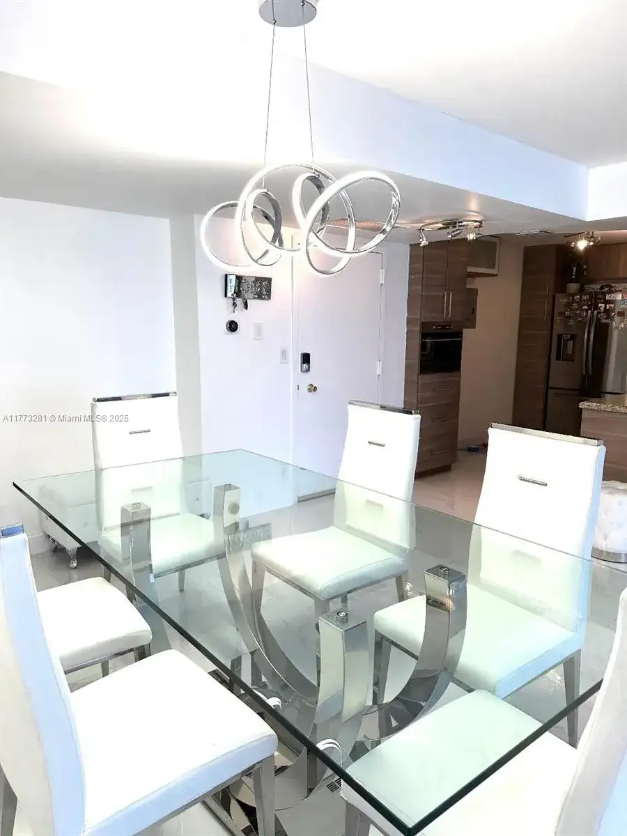 427 Golden Isles Dr # 5G, Hallandale Beach FL 33009 photo 2
