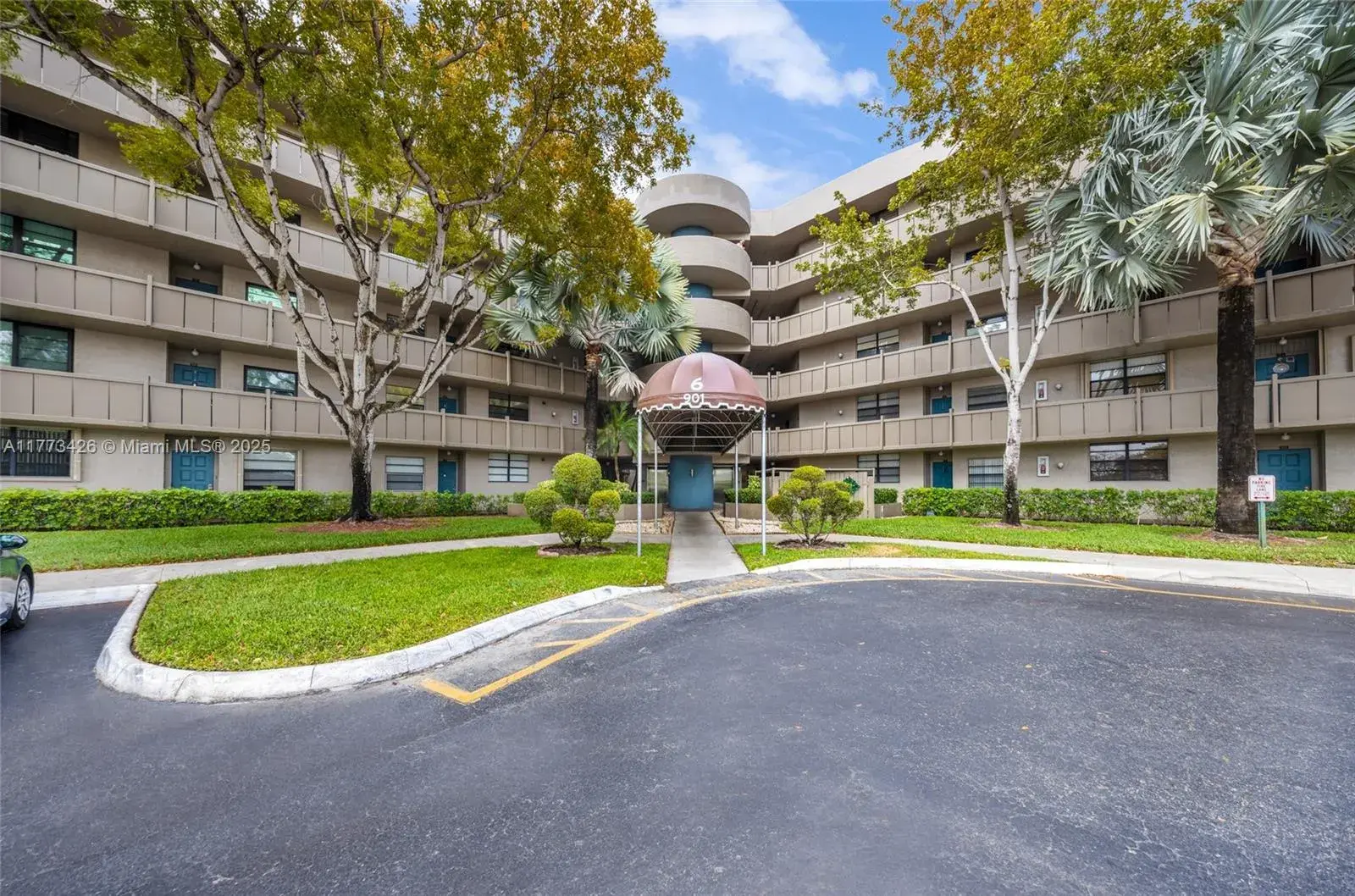 901 Colony Point Cir # 509, Pembroke Pines FL 33026