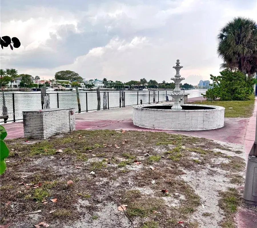 5255 Collins Ave Boat Slip E, Miami Beach FL 33140