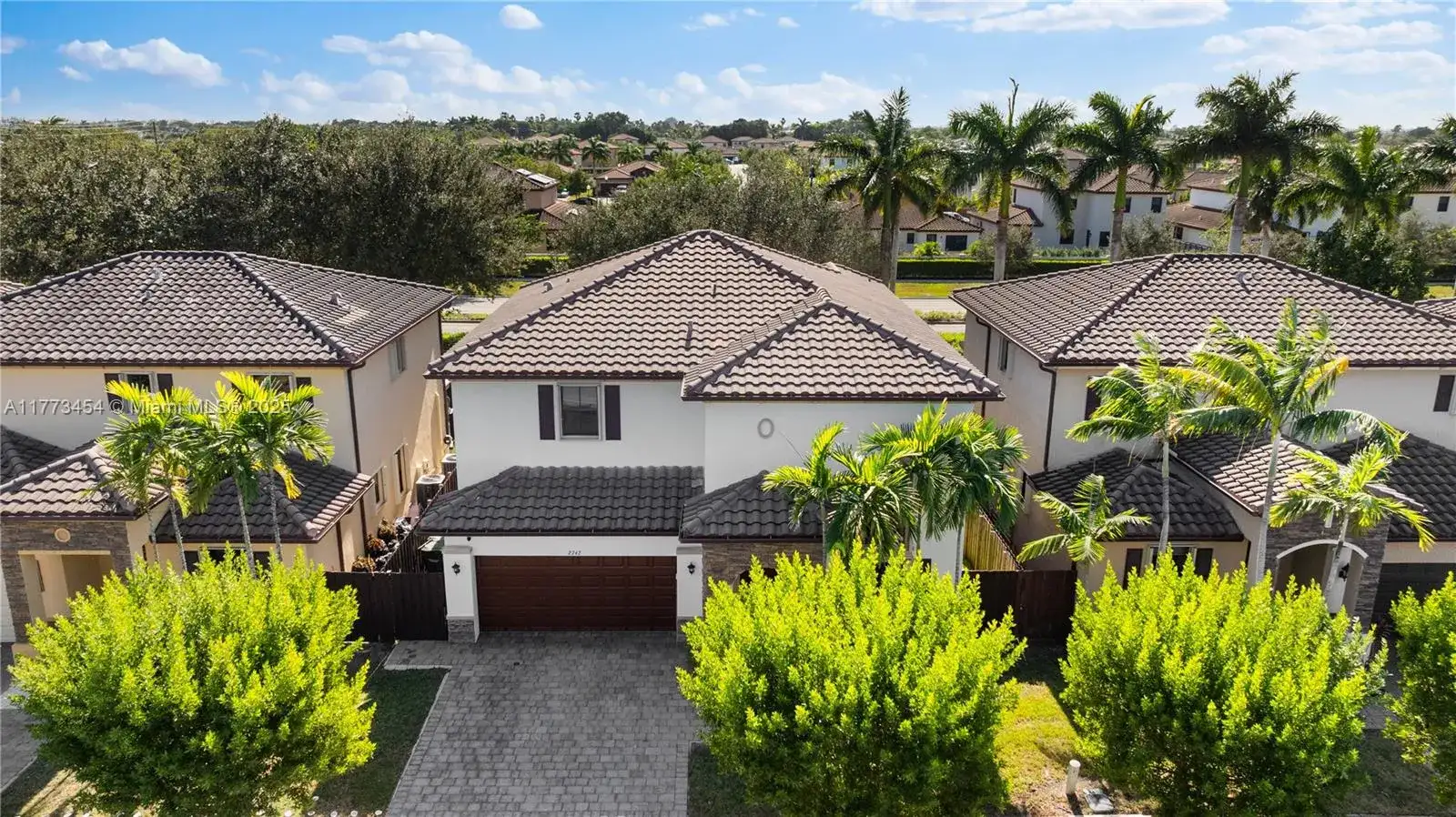 2742 NE 1st St, Homestead FL 33033 photo 2