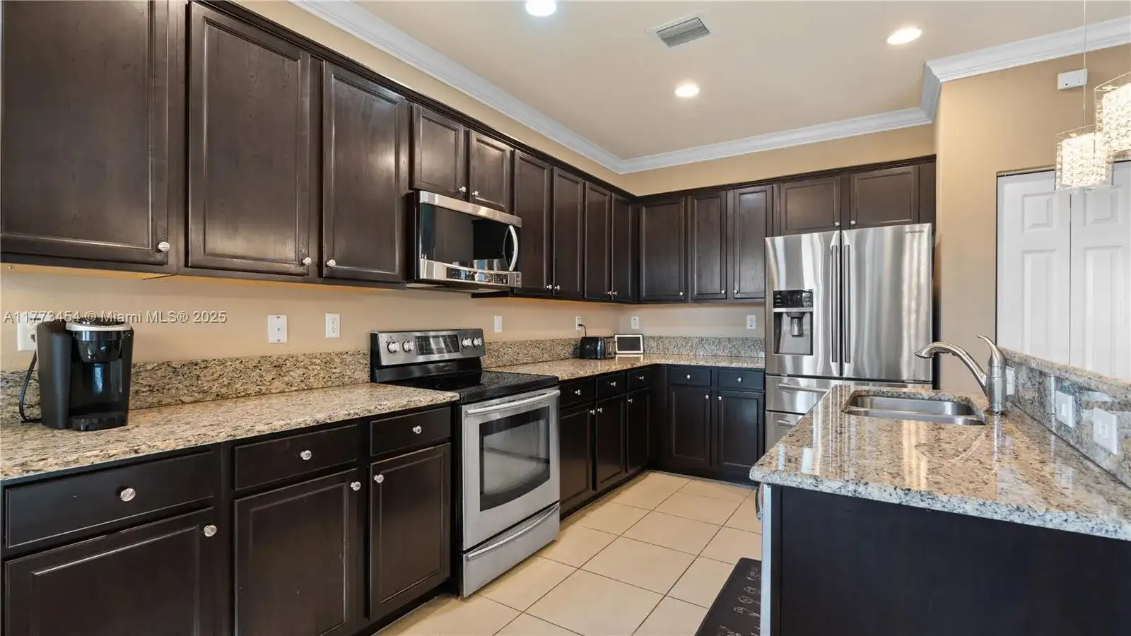 2742 NE 1st St, Homestead FL 33033 photo 4