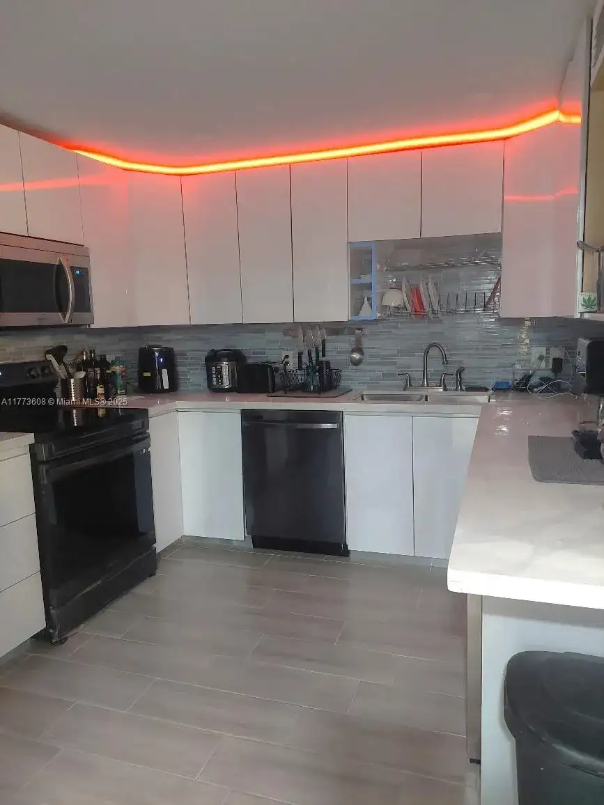 16300 Golf Club Rd Apt 317, Weston FL 33326 photo 3