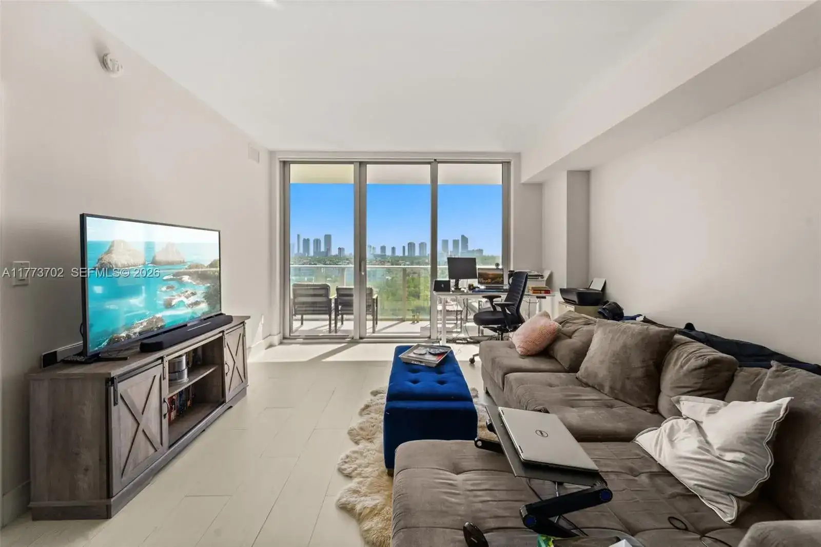 16385 Biscayne Blvd # 1019, North Miami Beach FL 33160 photo 3
