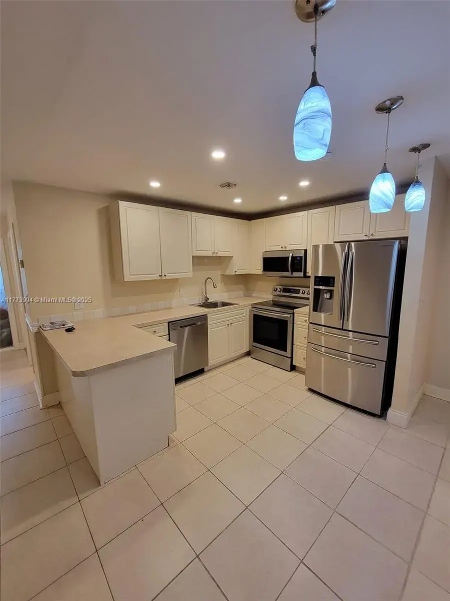 8700 NW 40th St # 8700, Coral Springs FL 33065