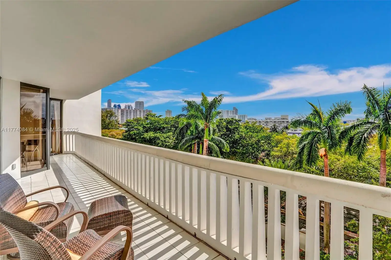 2000 Island Blvd # 503, Aventura FL 33160 photo 3