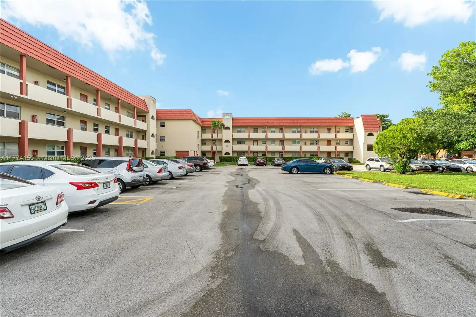 2651 E Sunrise Lakes Drive # 309, Sunrise FL 33322 photo 3