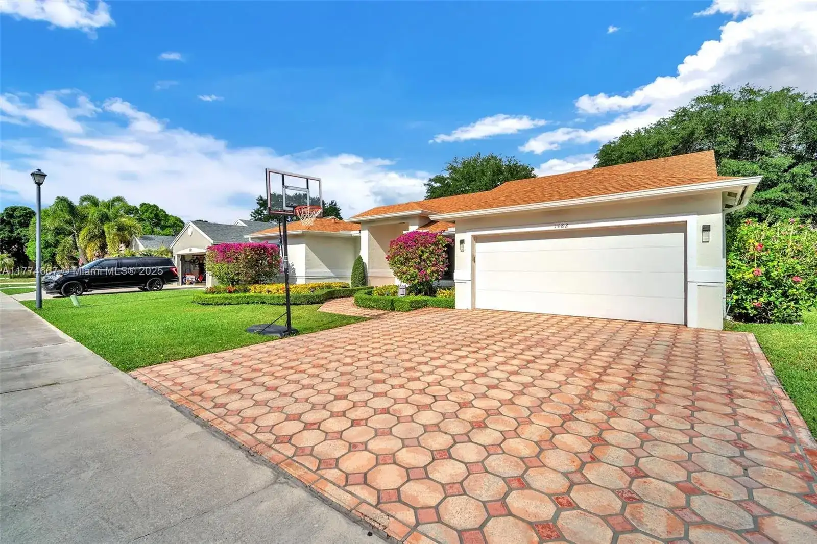 1482 SW 97th Ln, Davie FL 33324 photo 3
