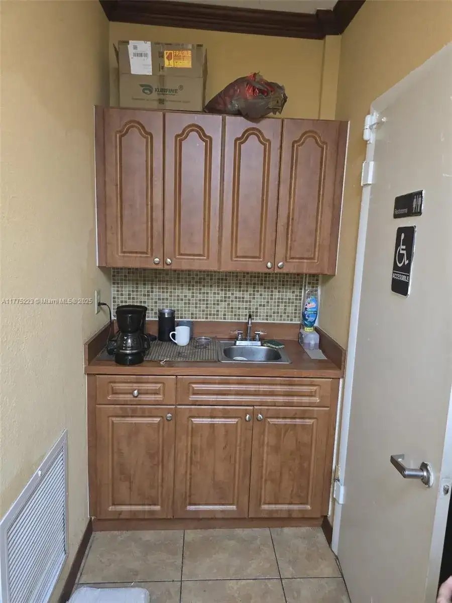 45 W 37th St, Hialeah FL 33012 photo 3