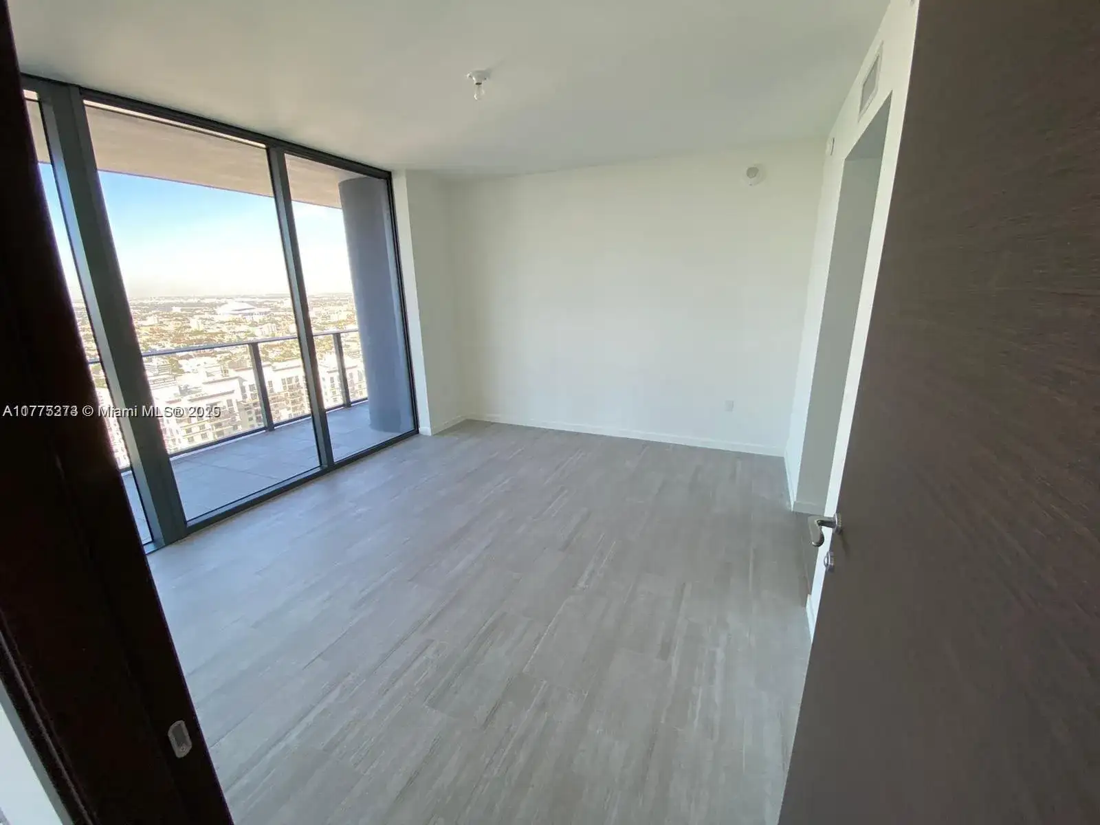 1000 Brickell Plz # 4706, Miami FL 33131 photo 4