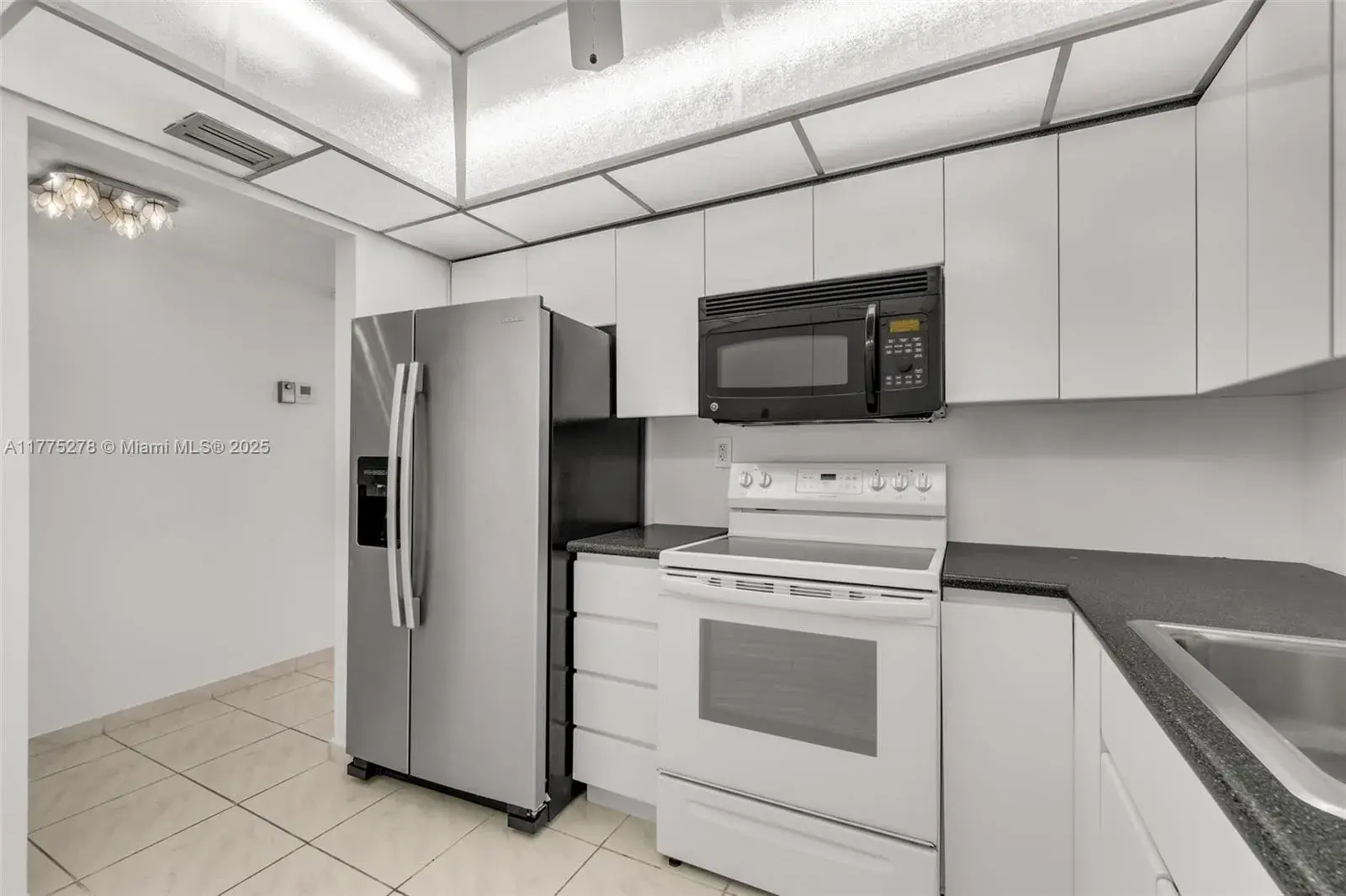 600 Three Islands Blvd # 1207, Hallandale Beach FL 33009