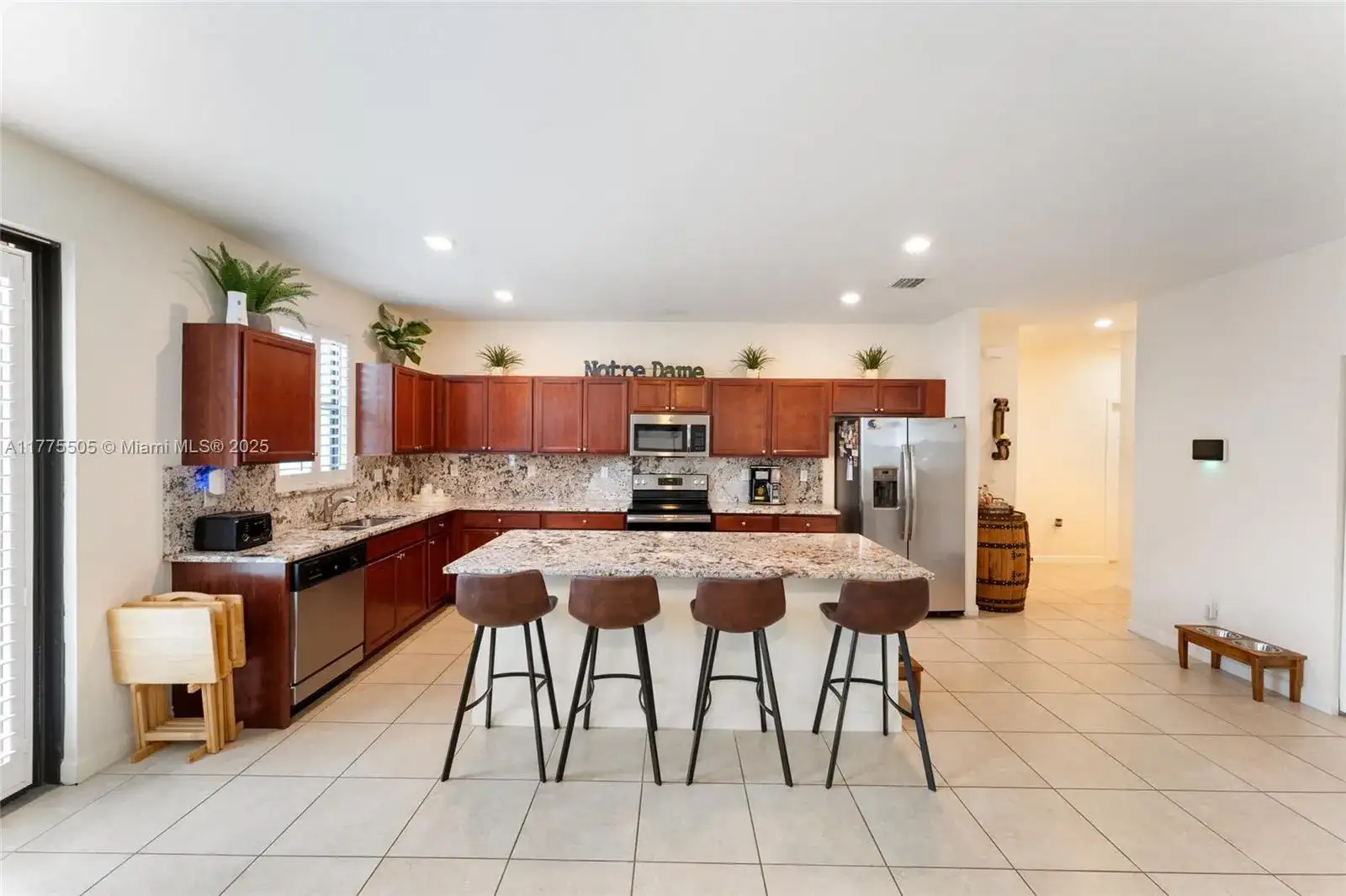 185 SE 34th Place, Homestead FL 33033 photo 5