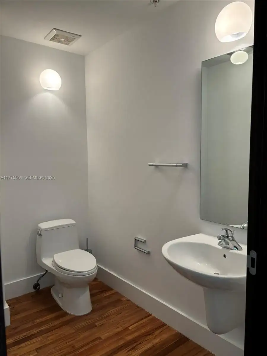 2001 Meridian Ave # 309, Miami Beach FL 33139 photo 4