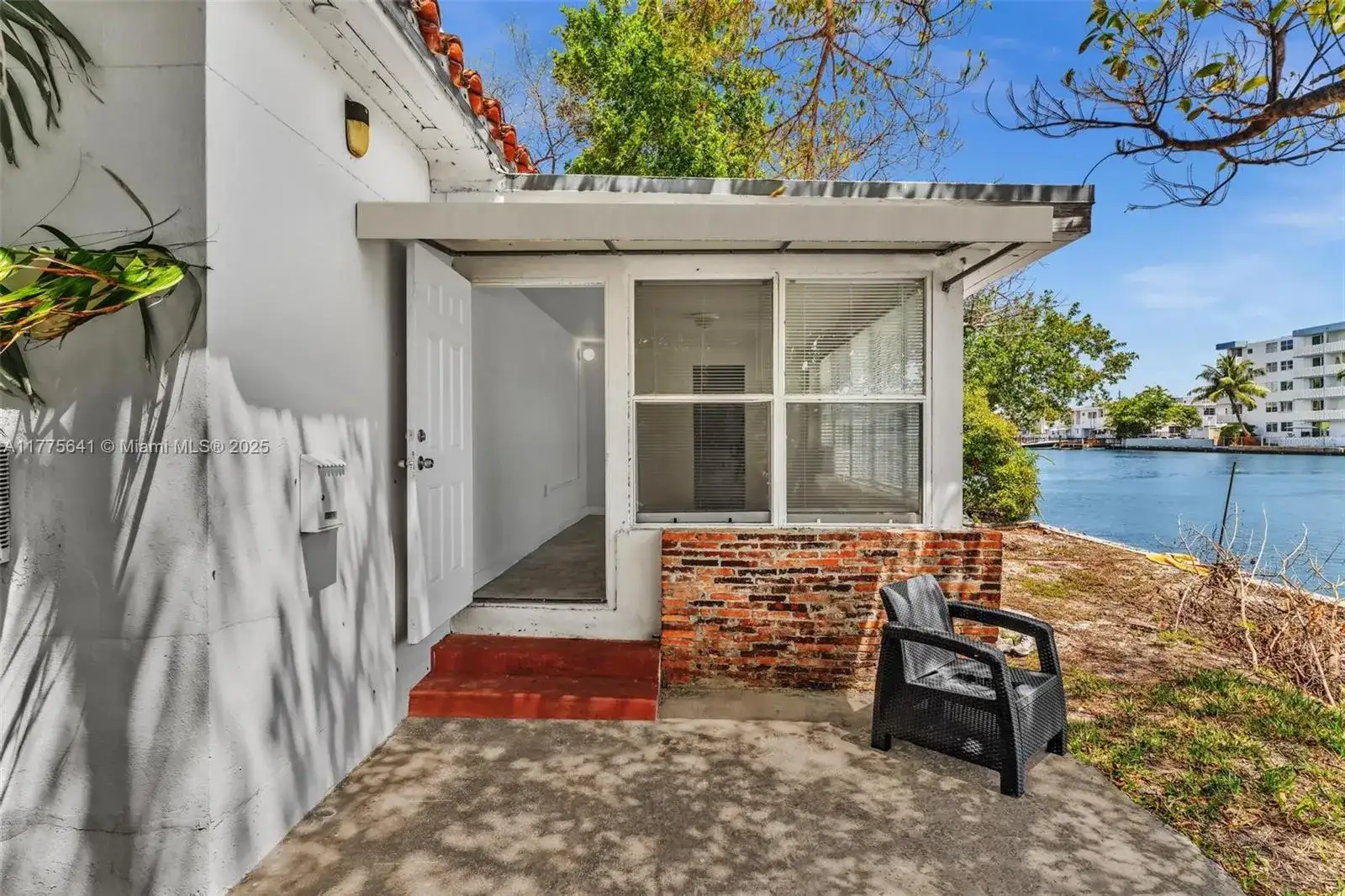 7905 Crespi Blvd # 3, Miami Beach FL 33141 photo 5