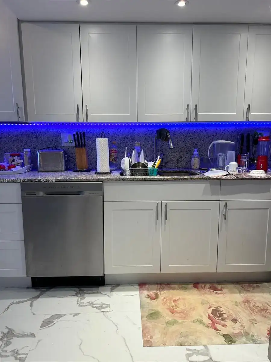 17890 W Dixie Highway # 714, North Miami Beach FL 33160 photo 3