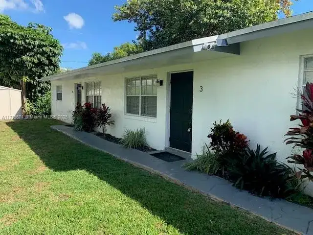 101 NW 56th Ct # 2, Oakland Park FL 33309 photo 3