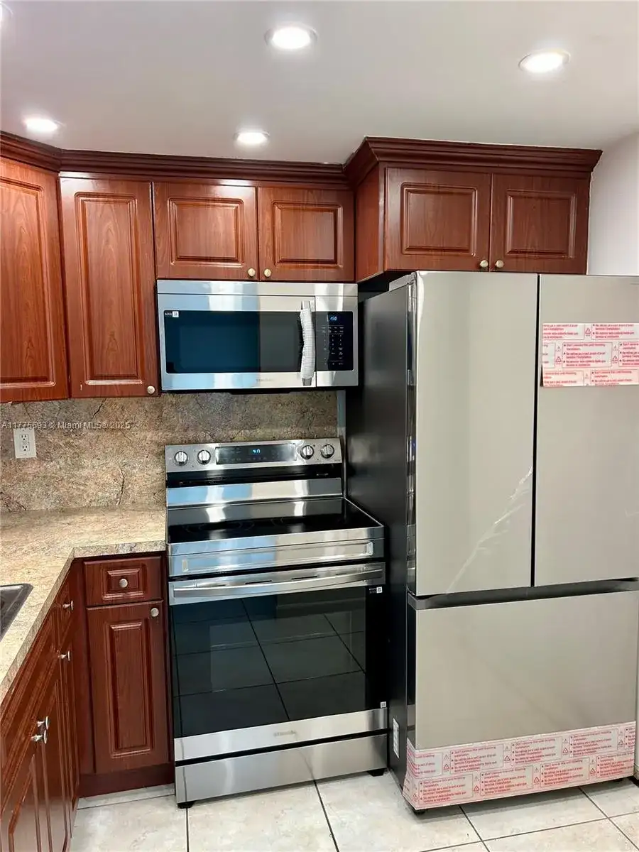 484 NW 165th St Rd # 316, Miami FL 33169 photo 4