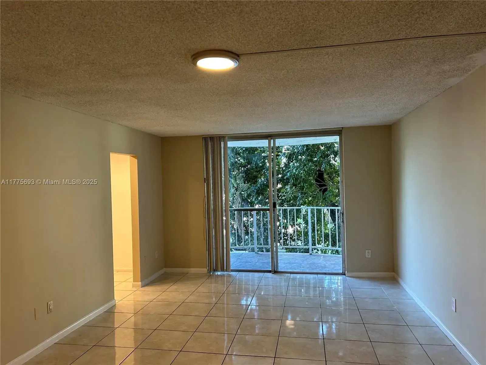 484 NW 165th St Rd # 316, Miami FL 33169 photo 5