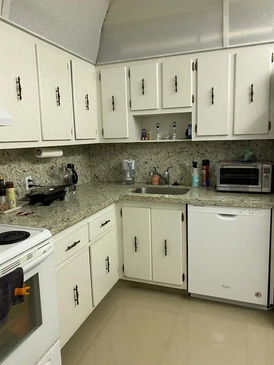 20335 W Country Club Dr # 905, Aventura FL 33180 photo 3