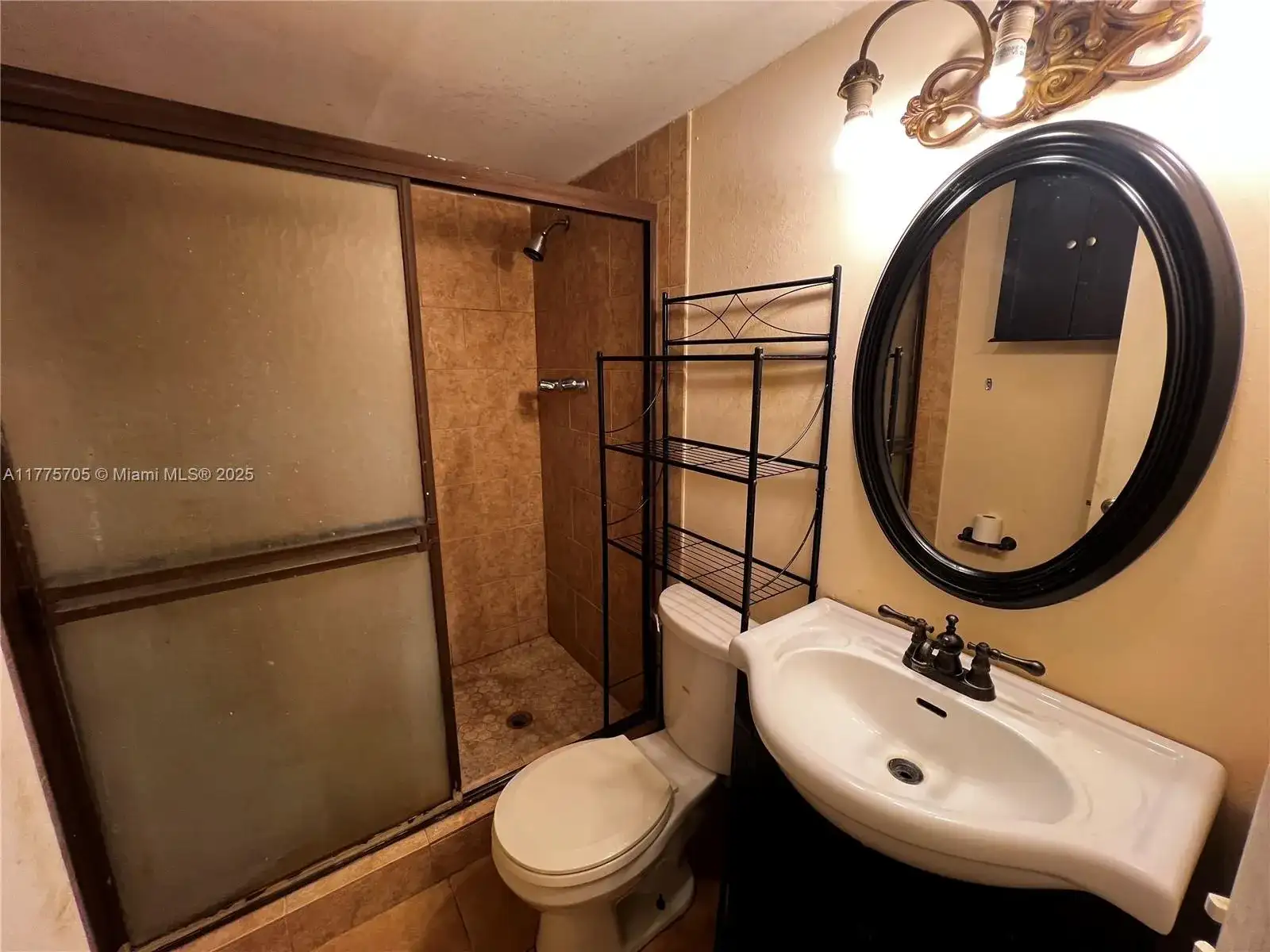 447 NE 195th St # 309, Miami FL 33179 photo 4