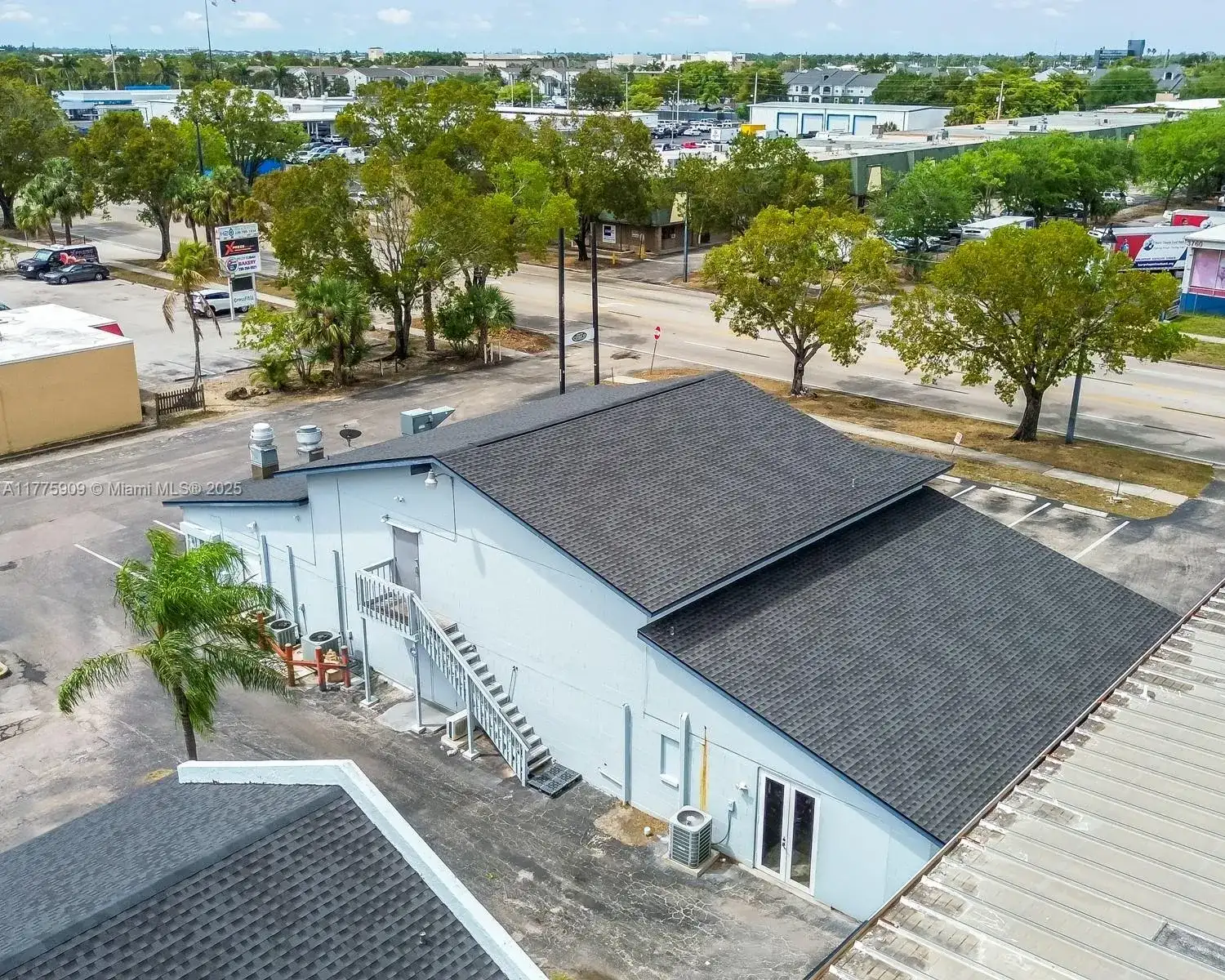 3775 Fowler ST, Fort Myers FL 33901 photo 4