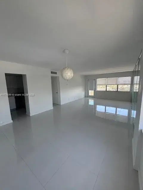 401 Golden Isles Dr # 712, Hallandale Beach FL 33009
