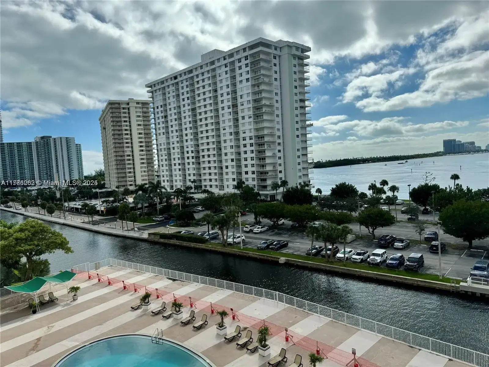 400 Kings Point Dr # 609, Sunny Isles Beach FL 33160 photo 3