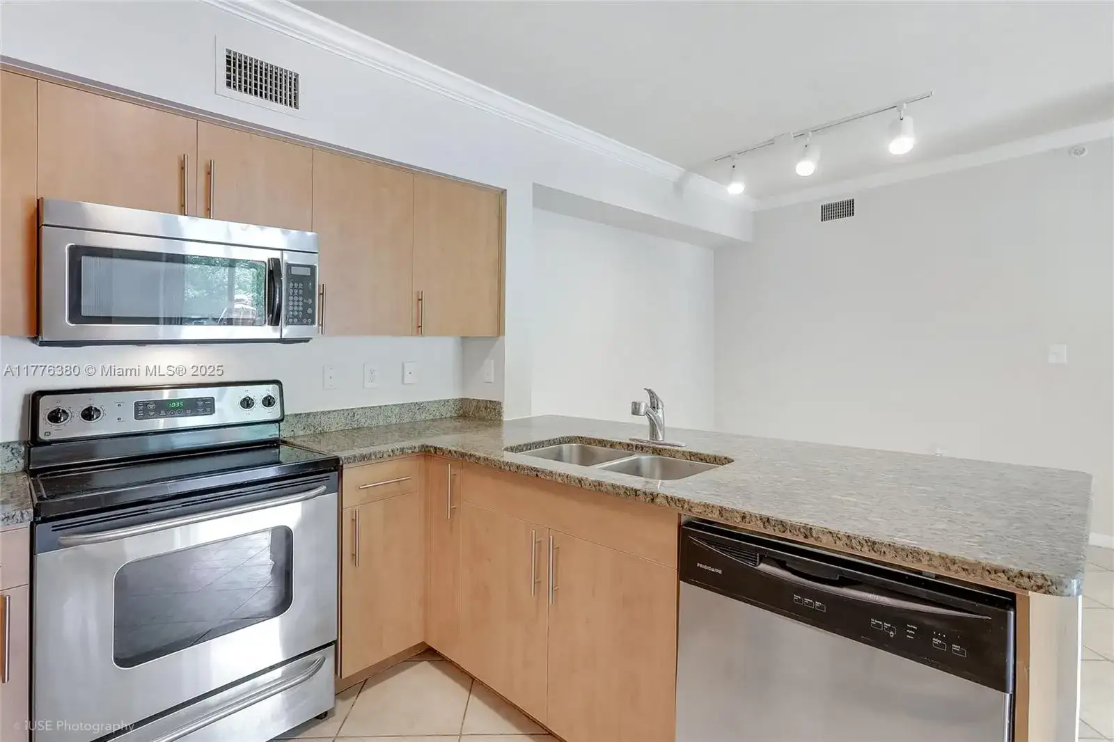 6434 Emerald Dunes Dr # 202, West Palm Beach FL 33411 photo 5