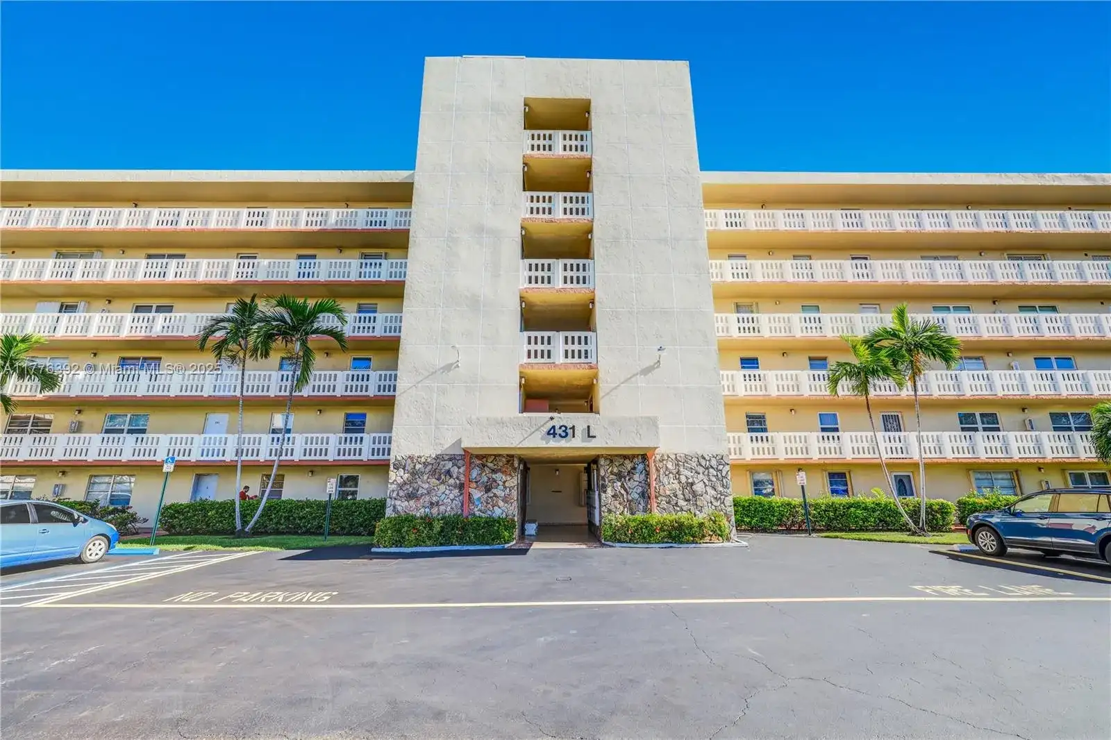 431 SE 3rd St # 201, Dania Beach FL 33004 photo 2