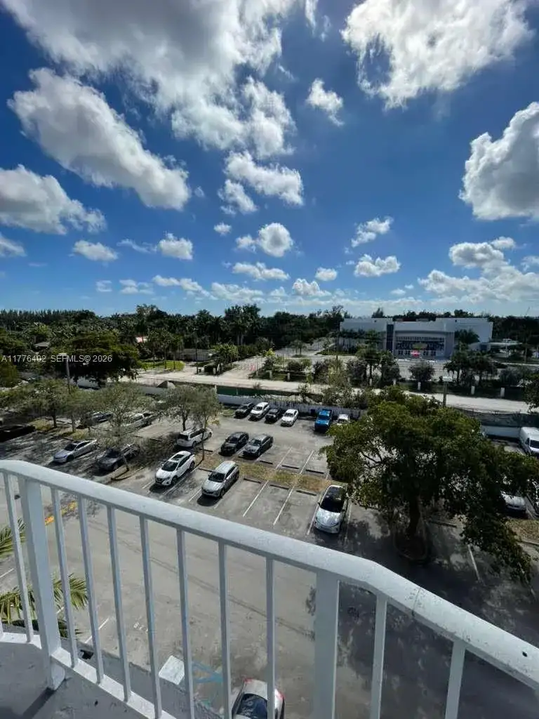 496 NW 165th St Rd # 611, Miami FL 33169 photo 4