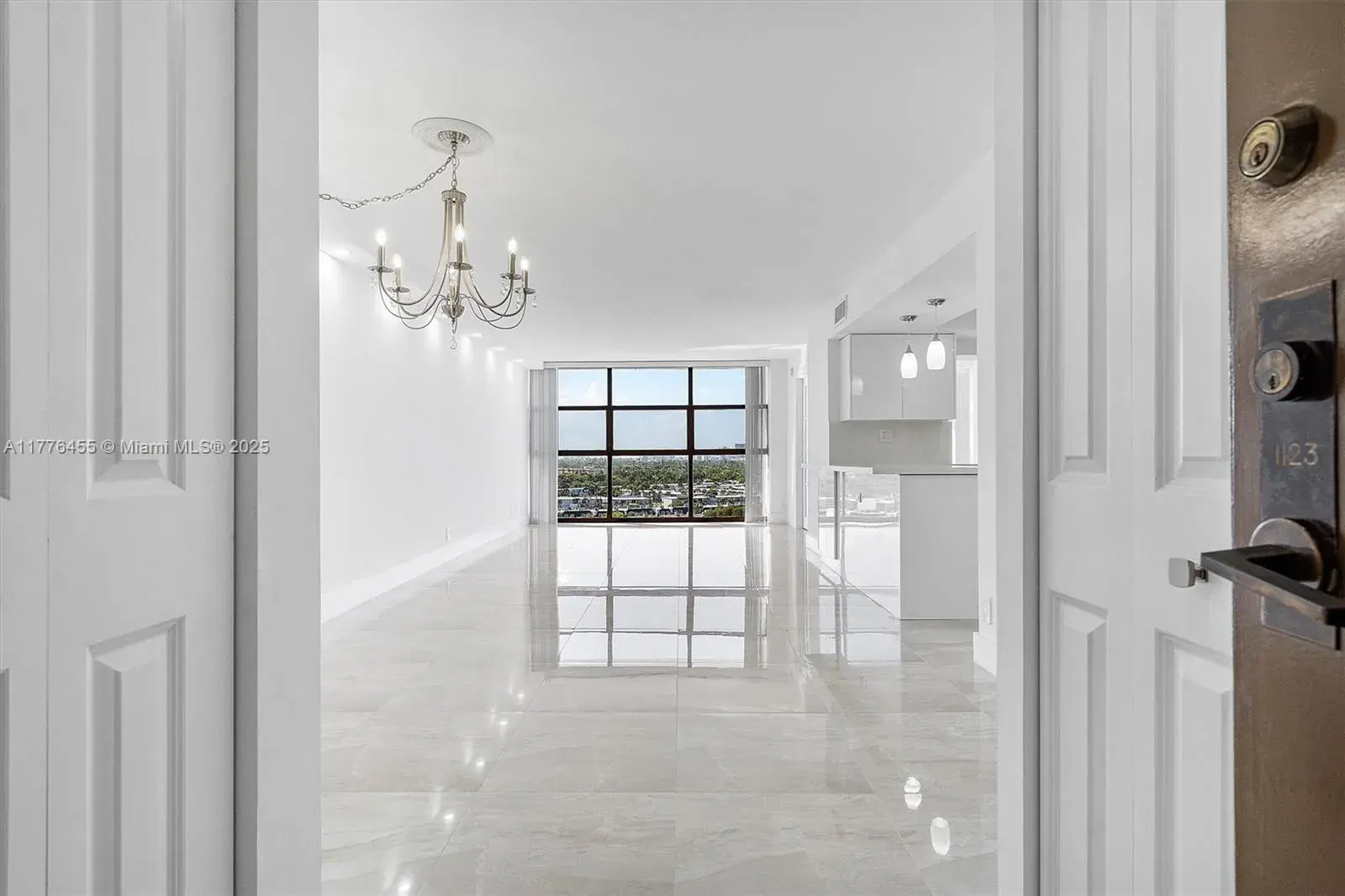 600 Parkview Dr # 1123, Hallandale Beach FL 33009