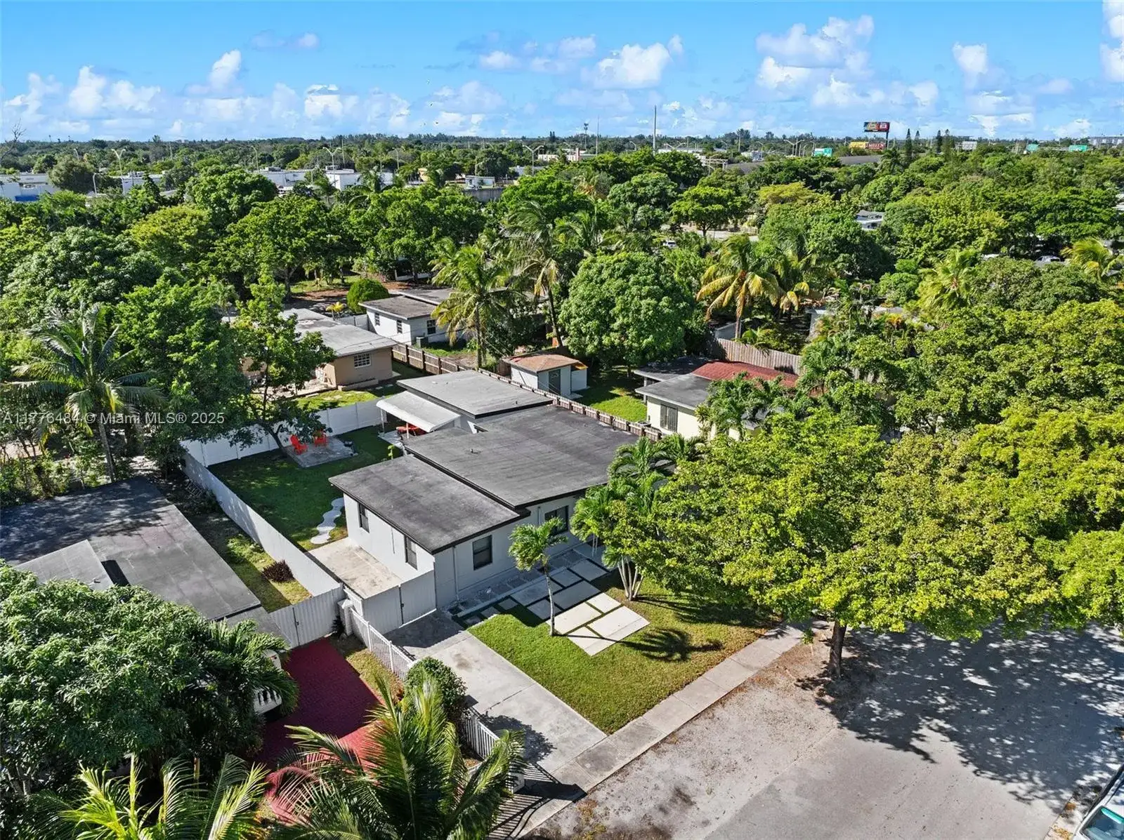 13840 NW 5th Ct, North Miami FL 33168 photo 3